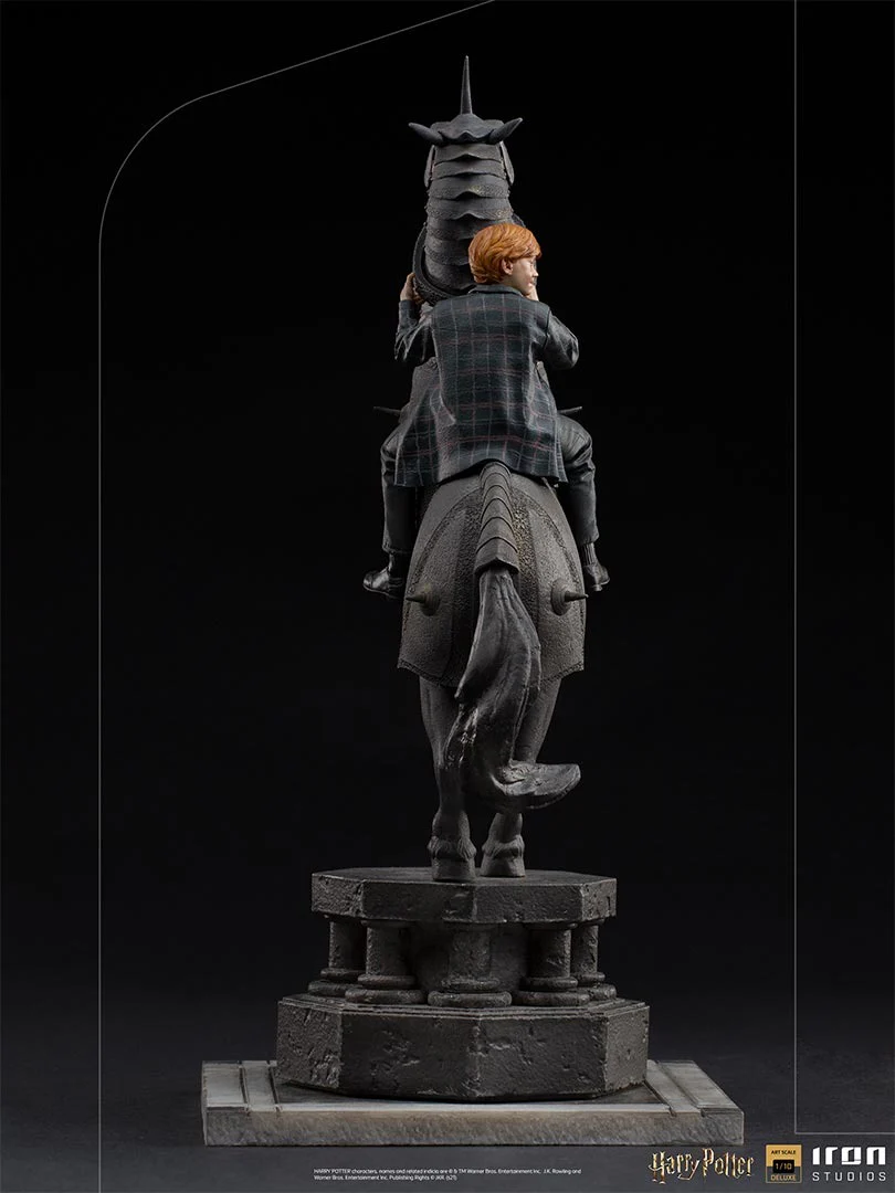 Ron Weasley at the Wizard Chess  Harry Potter  Art Scale 1/10  Iron Studios - Image 7